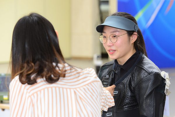 18-year-old Hana IM from Korea became the Women’s Air World Champion in the 2018 World Shooting Championship. Hana IM started shooting when she was 14 by participating in an air rifle shooting program in her school.